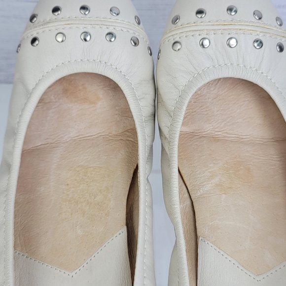 Michael Kors Leather Beige Studded Slip On Ballet Flats Size 6.5M - Picture 16 of 16